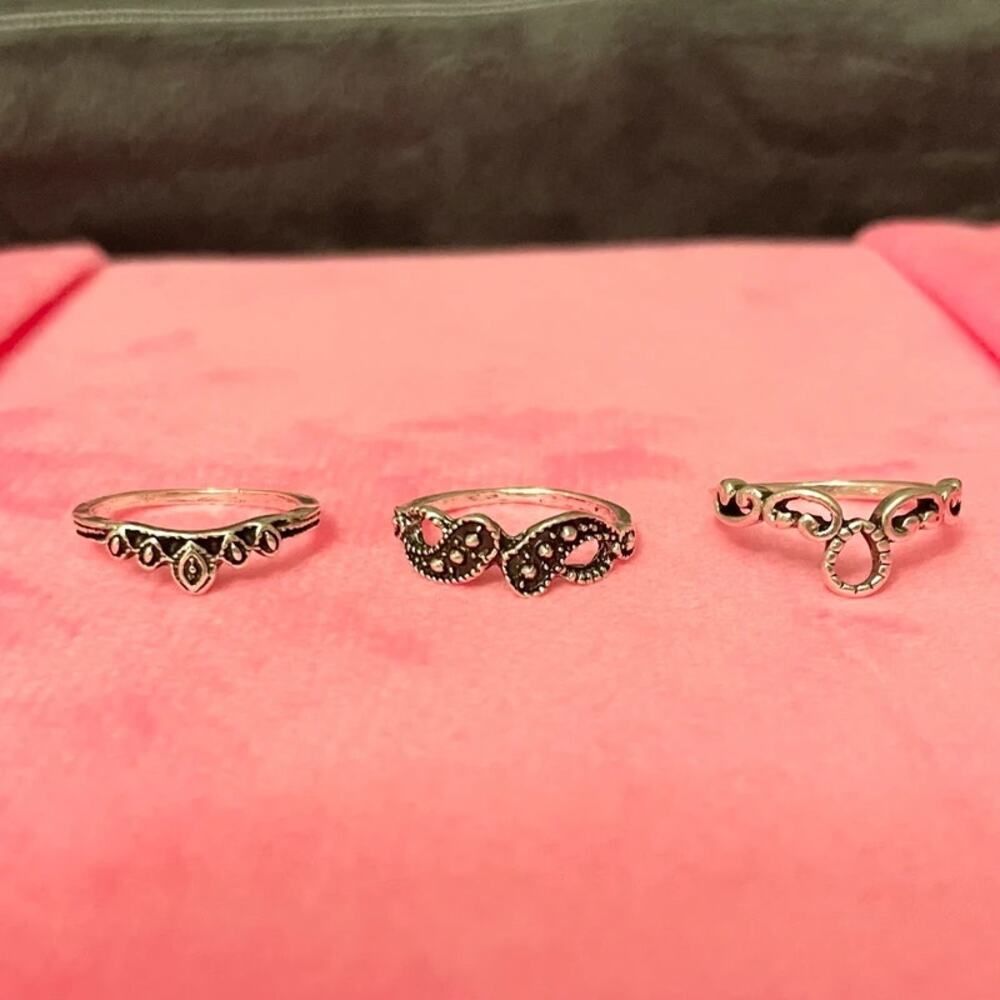 Set of 3 Women's Stacking Rings Vintage Sz 4.75 Silver and Black